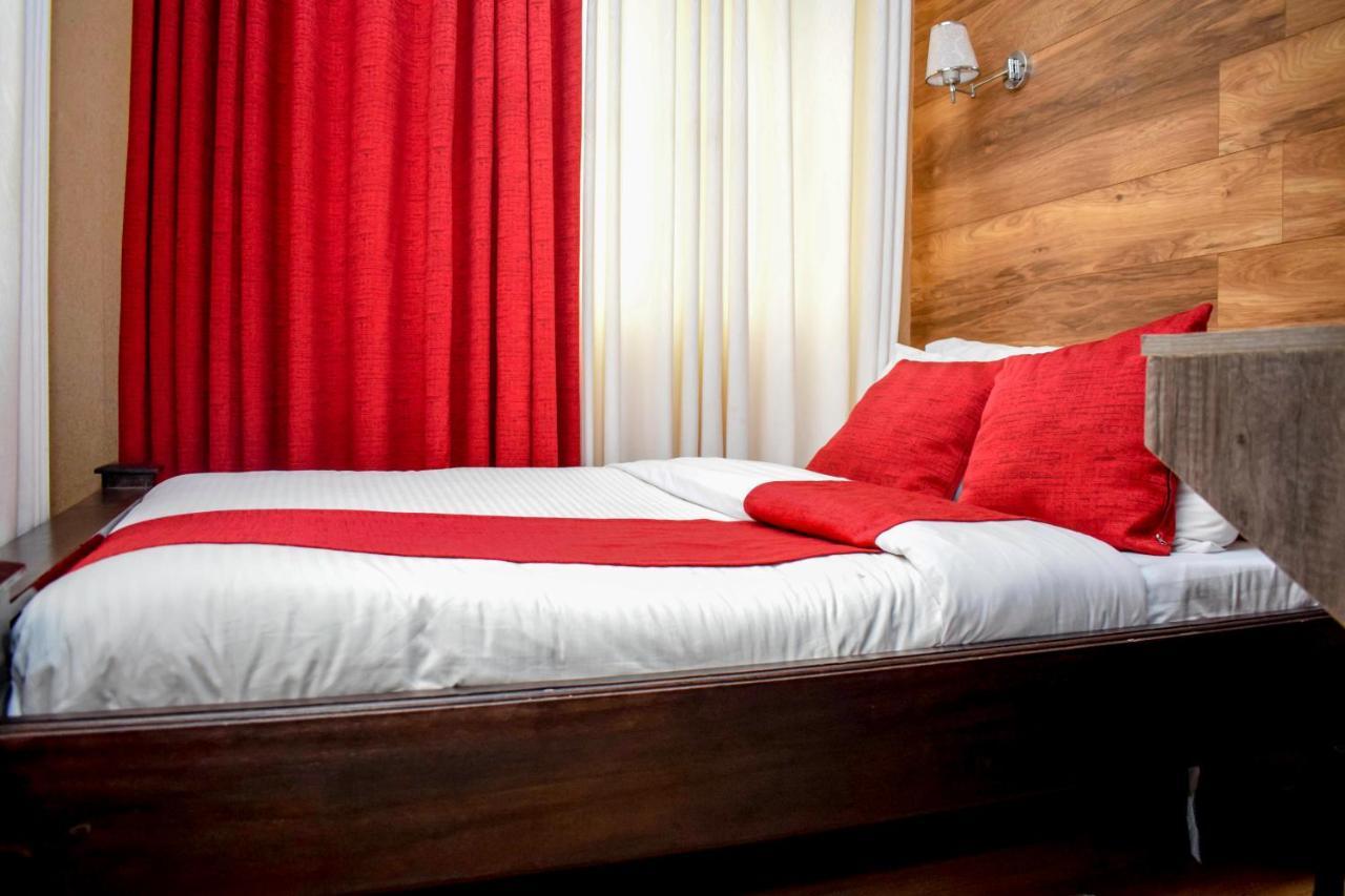 Simba Village Relax Inn Элдорет Экстерьер фото