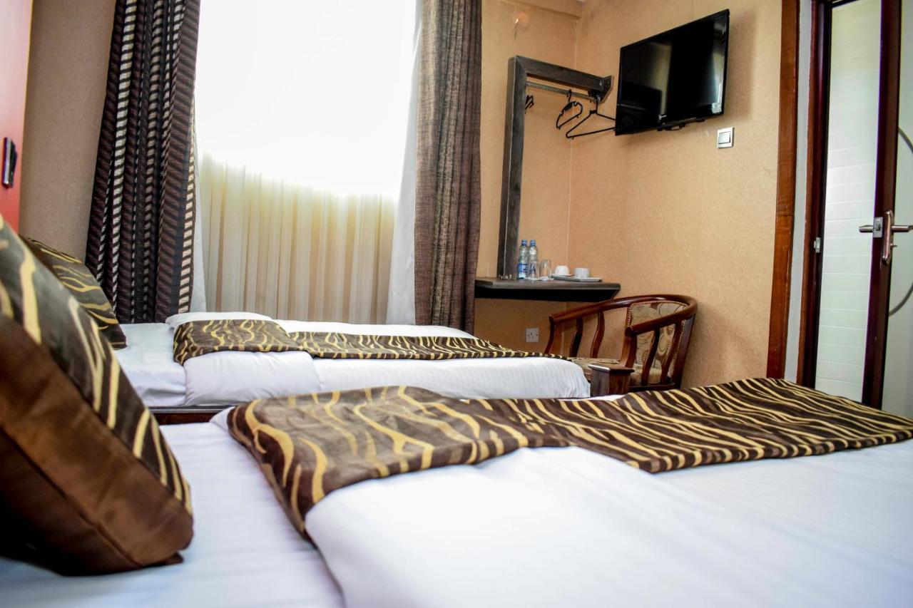 Simba Village Relax Inn Элдорет Экстерьер фото