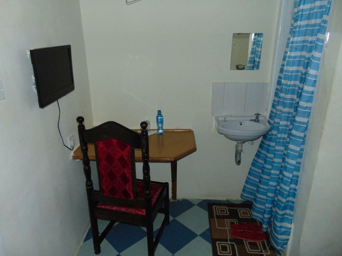 Simba Village Relax Inn Элдорет Экстерьер фото