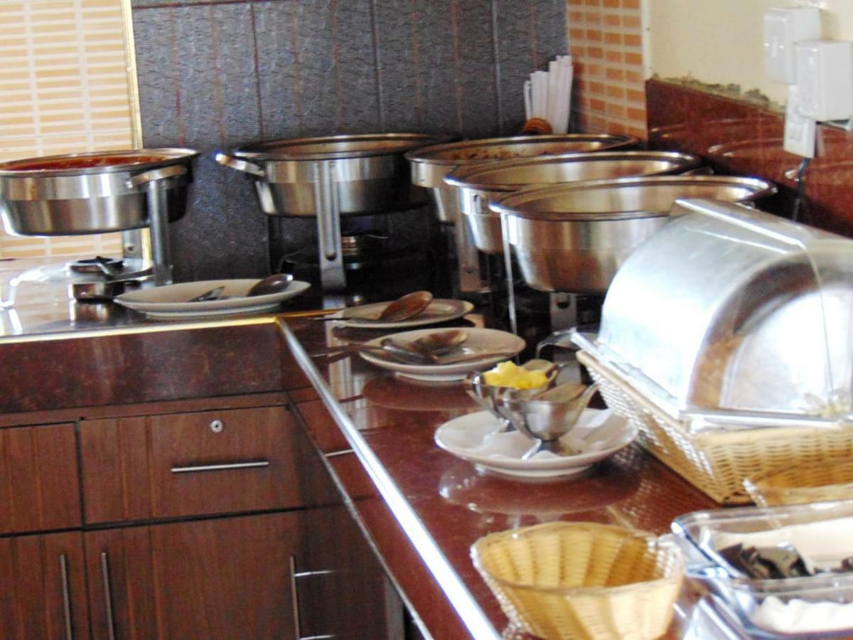 Simba Village Relax Inn Элдорет Экстерьер фото